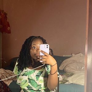 Meet your Posher, Annie